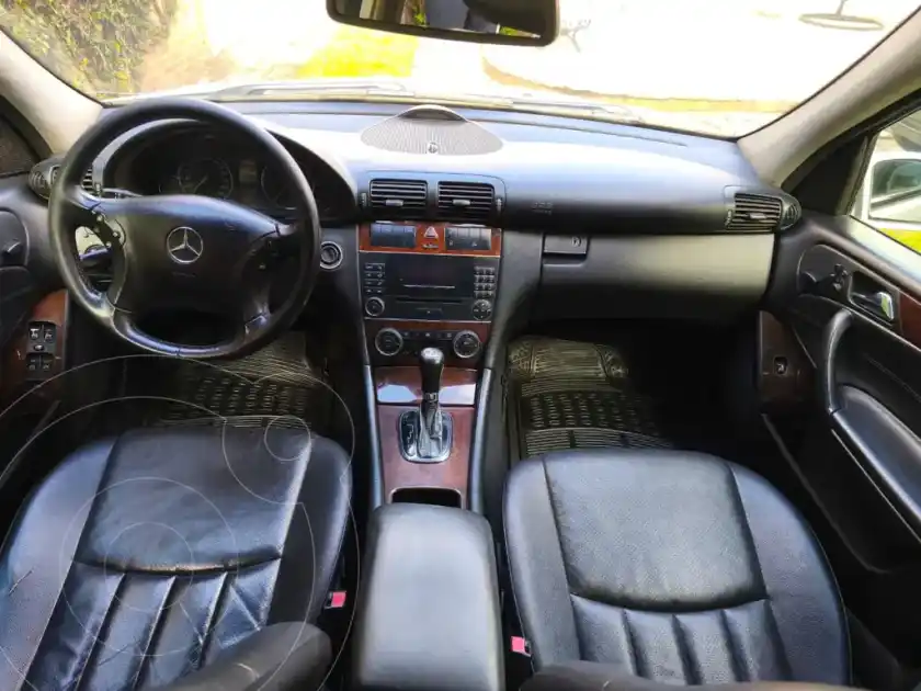 Mercedes-Benz Clase C Sedán 320 Cdi Elegance Aut  2006 - foto 5