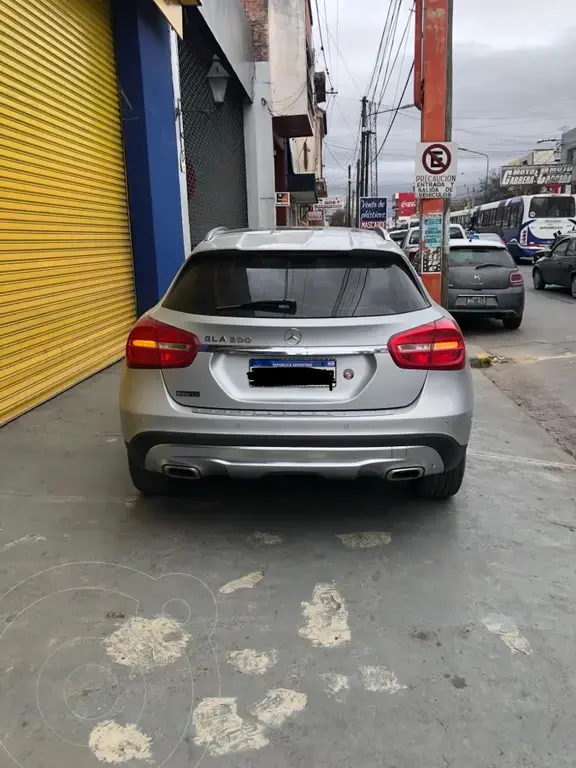 Mercedes Clase Gla 200 Urban Aut (1595 Cc) 2017 - foto 2