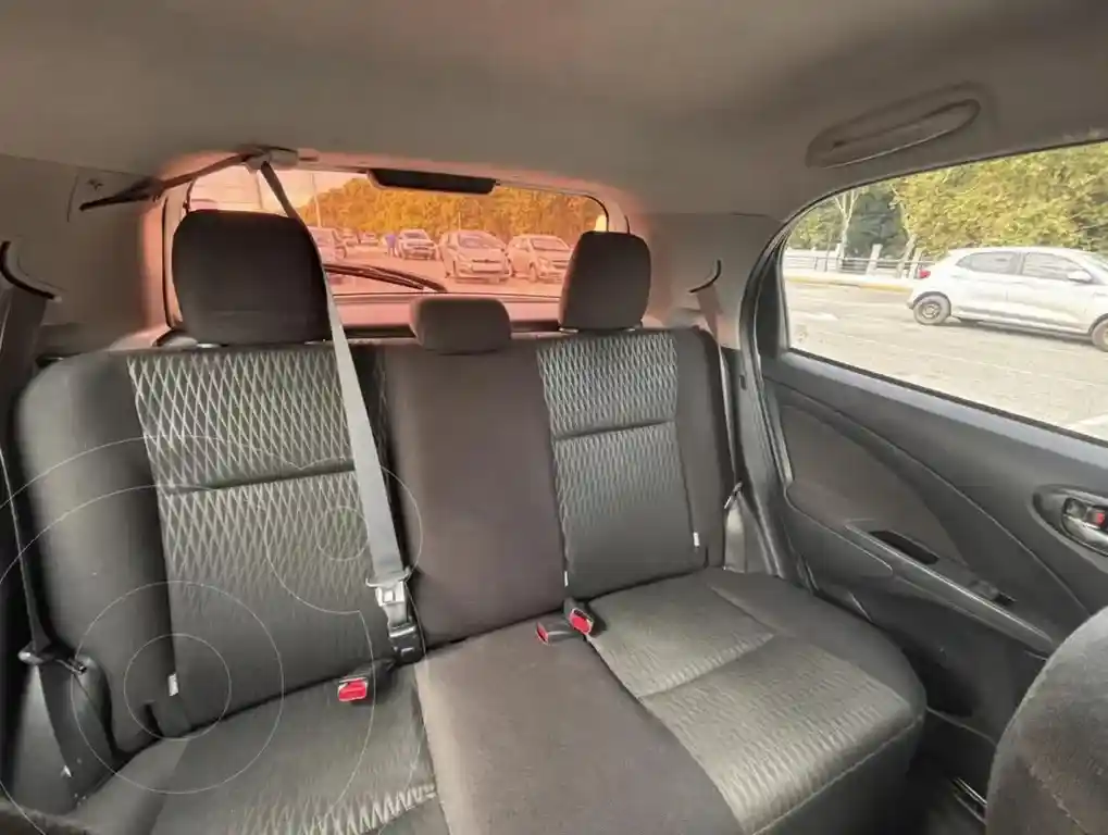 Toyota Etios Hatchback Xls  2016 - foto 4