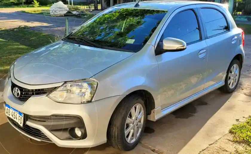 Toyota Etios Hatchback Xls  2017 - foto 2