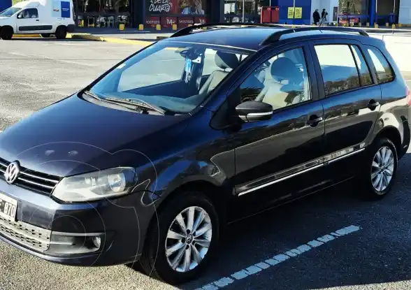 Volkswagen Suran 1.6 Highline  2011 - foto 1