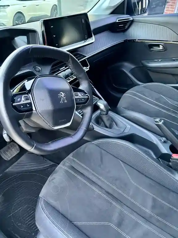 Peugeot 208 Feline 1.6 Tiptronic  2020 - foto 4
