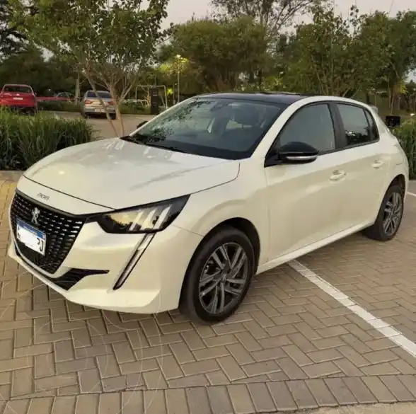 Peugeot 208 Feline 1.6 Tiptronic  2022 - foto 2