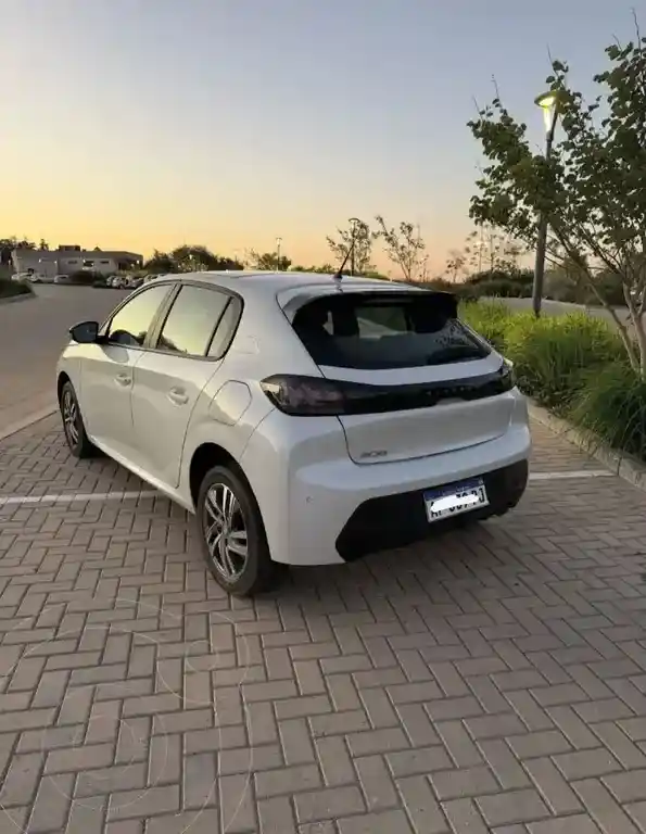 Peugeot 208 Feline 1.6 Tiptronic  2022 - foto 5