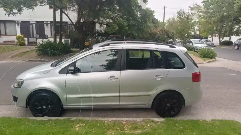 Volkswagen Suran 1.6 Highline  2012 - foto 1