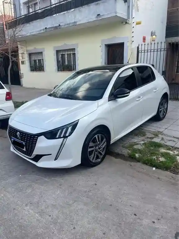Peugeot 208 Feline 1.6 Tiptronic  2022 - foto 1