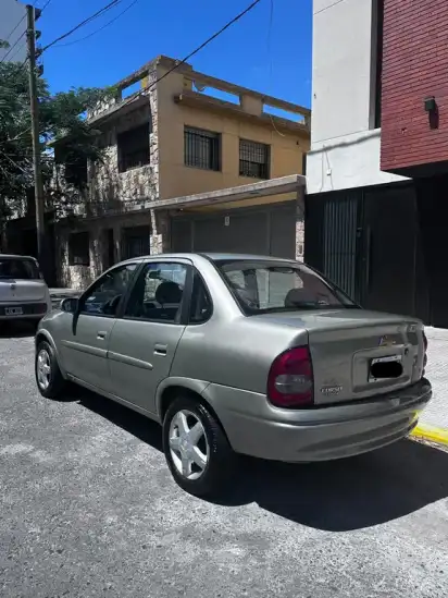 Chevrolet Corsa Classic 4P 1.4 Gls  2010 - foto 3
