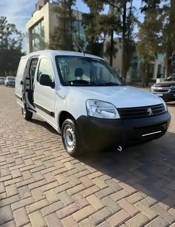 Peugeot Partner Furgón Confort 1.6 Hdi  2020 - foto 1