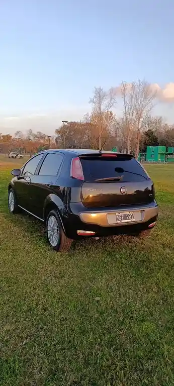 Fiat Punto 5P 1.6 Essence  2013 - foto 2