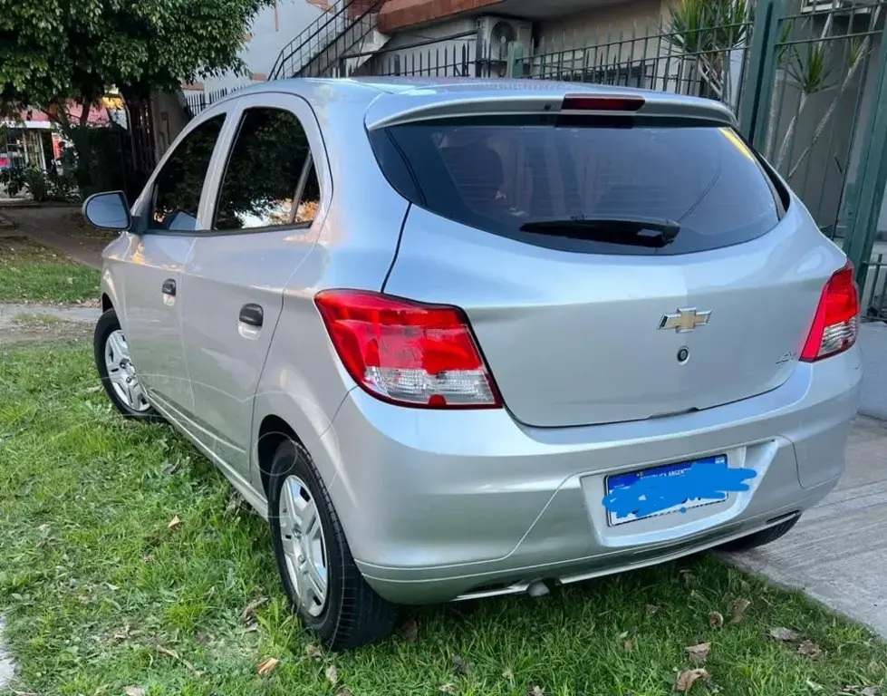 Chevrolet Onix Joy Plus Black Edition (1389 Cc) 2018 - foto 2