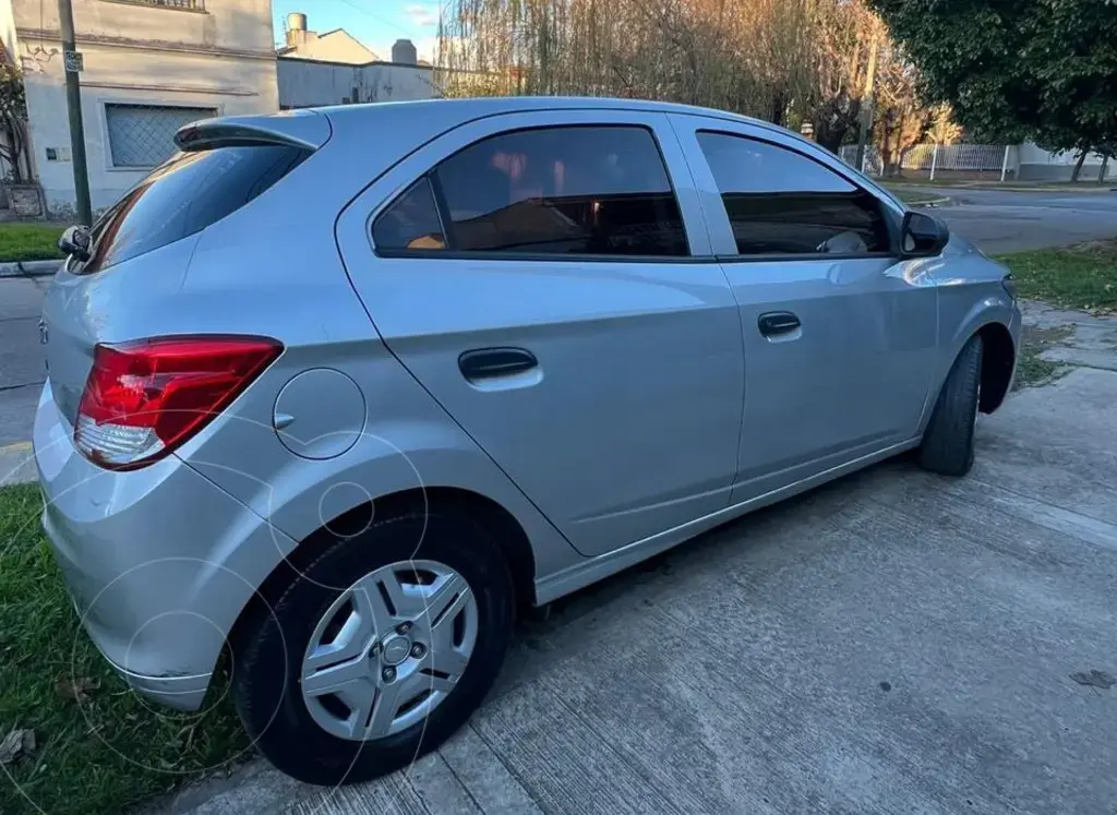 Chevrolet Onix Joy Plus Black Edition (1389 Cc) 2018 - foto 3