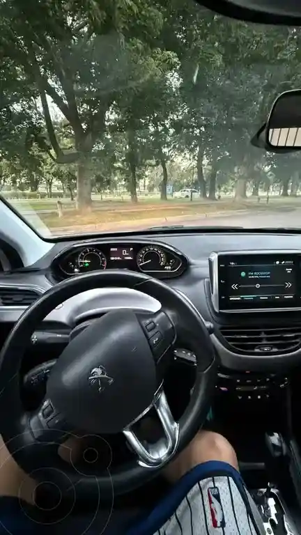 Peugeot 208 Feline 1.6  2019 - foto 3