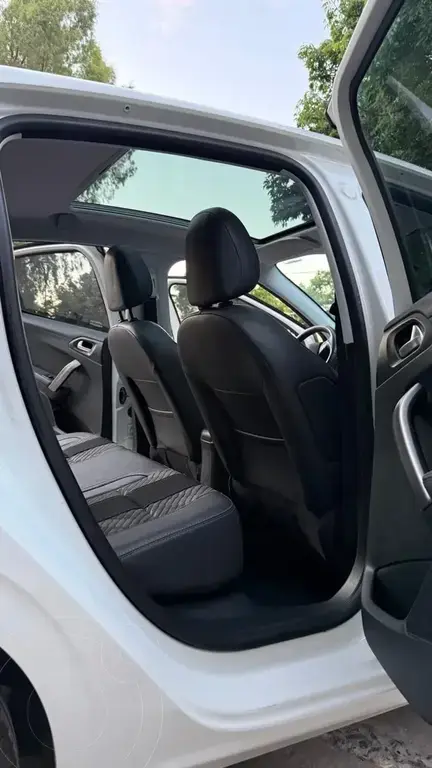 Peugeot 208 Feline 1.6  2019 - foto 4