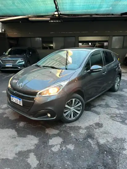 Peugeot 208 Feline 1.6 Aut  2020 - foto 1