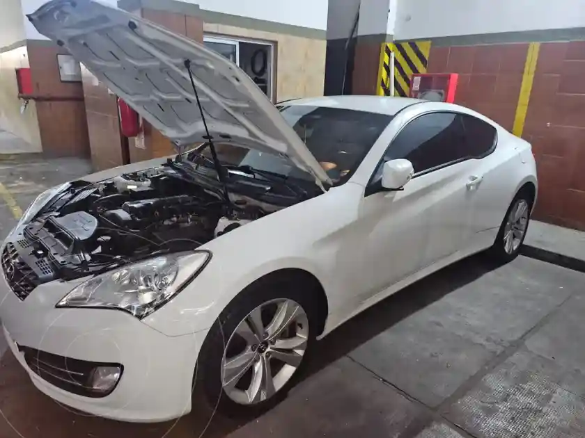 Hyundai Genesis Coupé 2.0 T  2010 - foto 1
