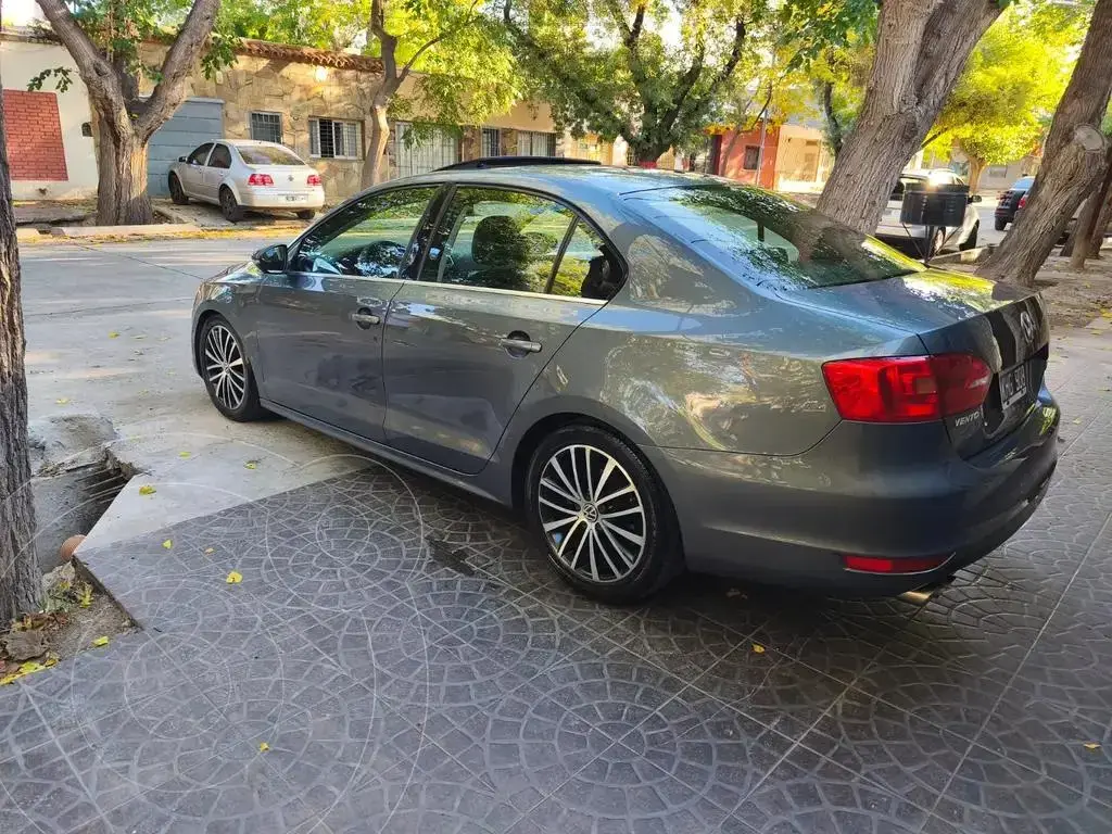 Volkswagen Vento 2.0 T Fsi Sportline (1984 Cc) 2011 - foto 2