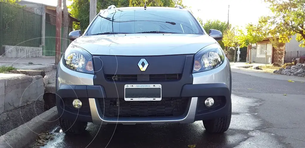 Renault Sandero Stepway 1.6 Rip Curl (1598 Cc) 2013 - foto 2