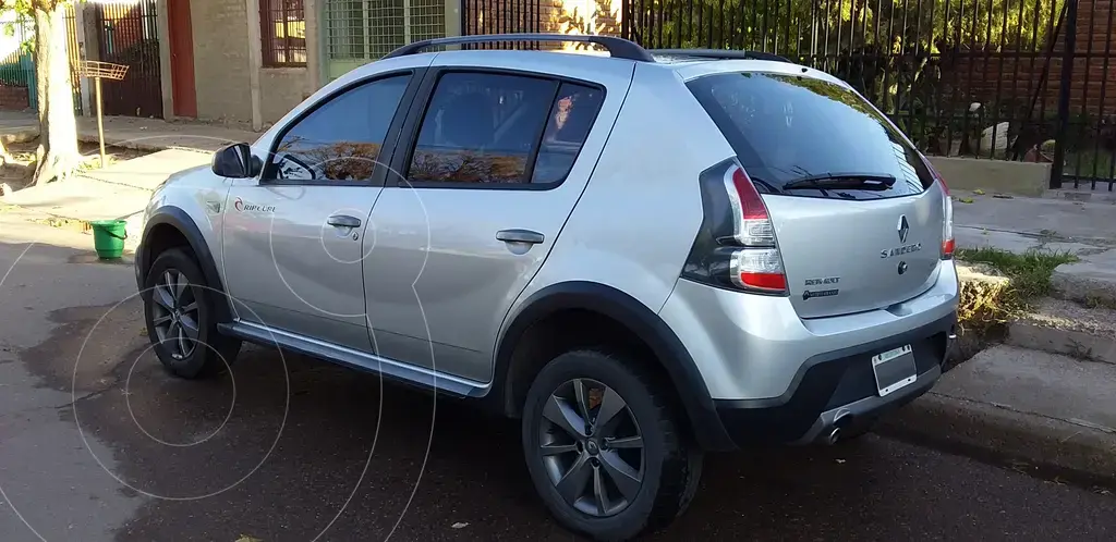 Renault Sandero Stepway 1.6 Rip Curl (1598 Cc) 2013 - foto 4