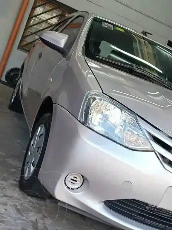 Toyota Etios Hatchback Xs  2016 - foto 3