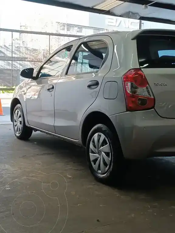 Toyota Etios Hatchback Xs  2016 - foto 5