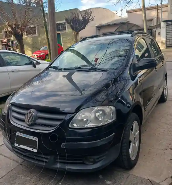 Volkswagen Suran 1.6 Highline  2010 - foto 1