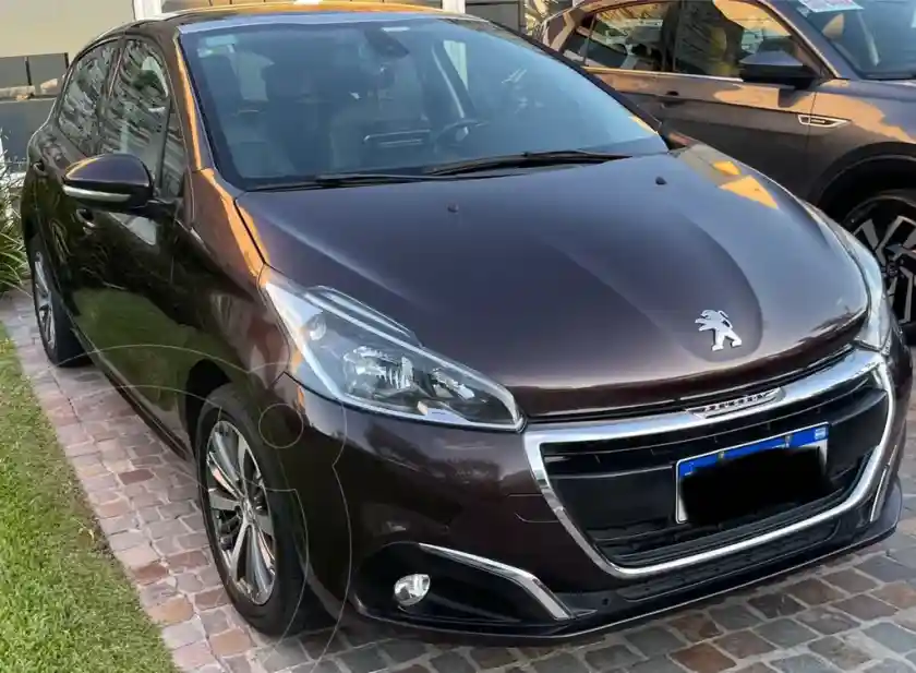 Peugeot 208 Allure 1.6  2019 - foto 1