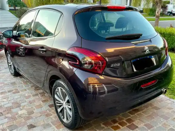 Peugeot 208 Allure 1.6  2019 - foto 2