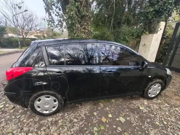 Nissan Tiida Visia  2011 - foto 2