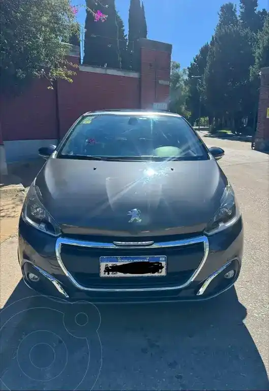 Peugeot 208 Allure 1.6  2019 - foto 1