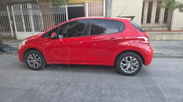 Peugeot 208 Allure (1587 Cc) 2017 - foto 1