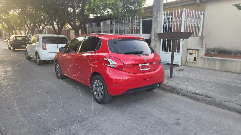 Peugeot 208 Allure (1587 Cc) 2017 - foto 2