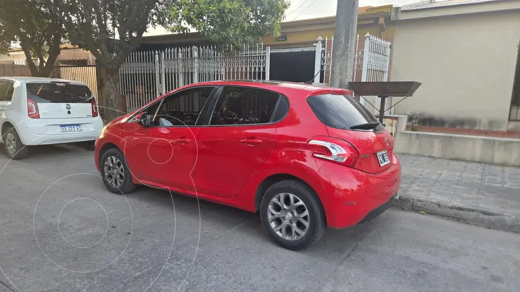 Peugeot 208 Allure (1587 Cc) 2017 - foto 3