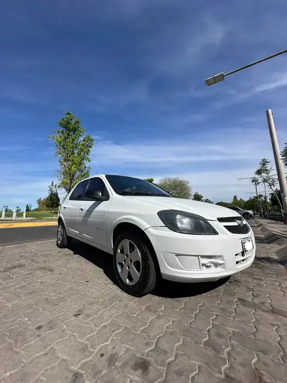 Chevrolet Celta 2015 - foto 1