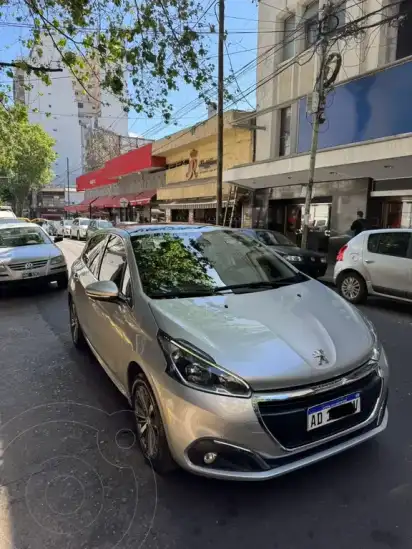 Peugeot 208 Allure 1.6  2018 - foto 1