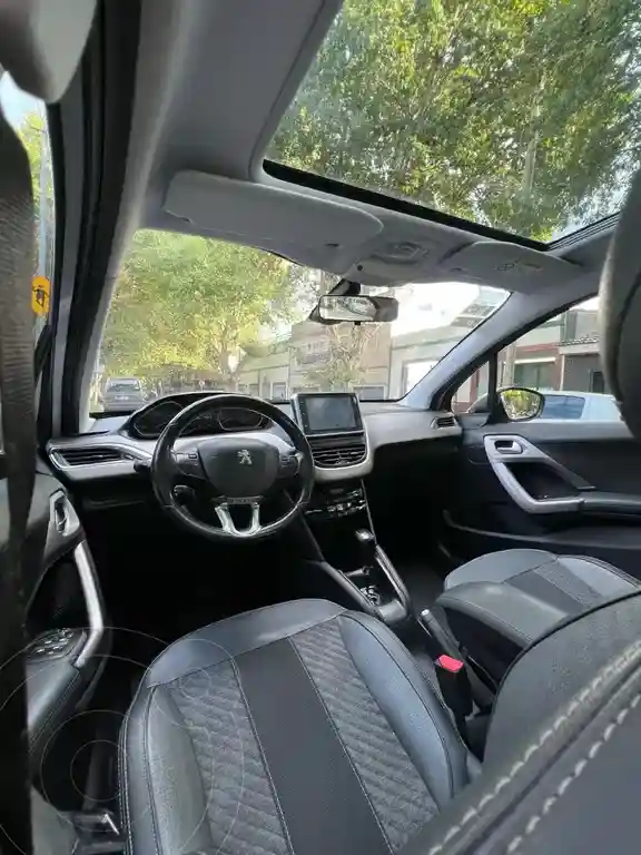 Peugeot 208 Allure 1.6  2018 - foto 2