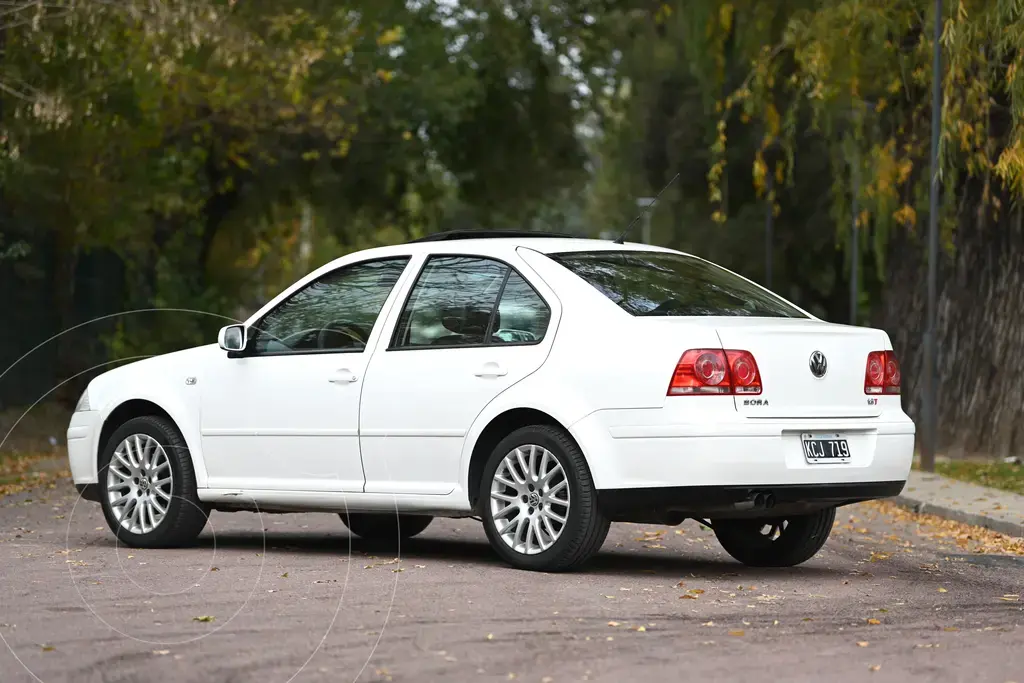 Volkswagen Bora 1.8 T Highline Cuero (1781 Cc) 2011 - foto 2