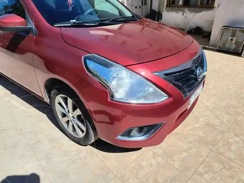 Nissan Versa Advance Aut  2018 - foto 1