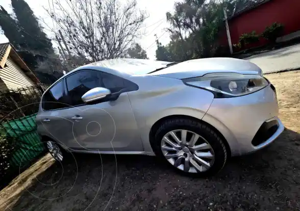 Peugeot 208 Allure 1.6  2019 - foto 2