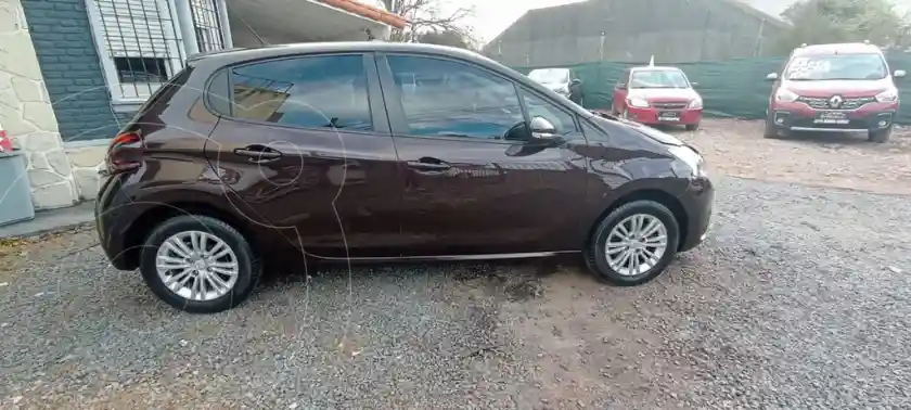 Peugeot 208 Allure 1.5  2017 - foto 5