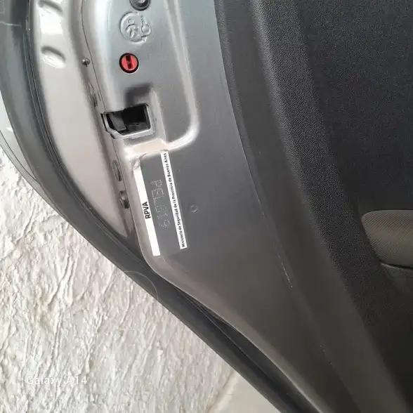 Peugeot 208 Allure 1.5  2015 - foto 3