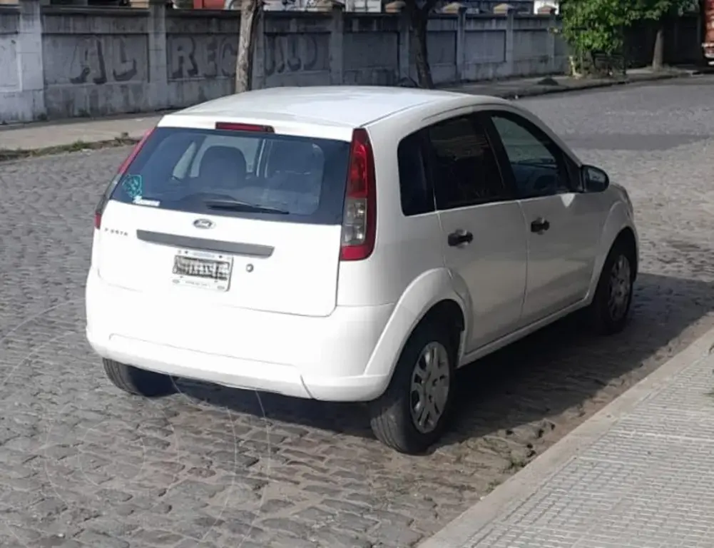 Ford Fiesta One Ambiente Plus (1598 Cc) 2013 - foto 2