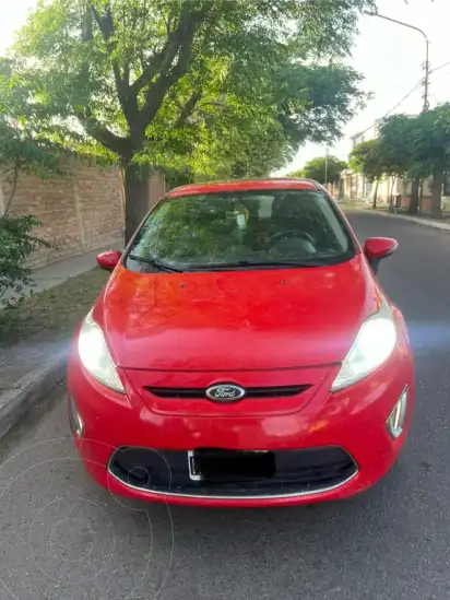 Ford Fiesta Kinetic Sedán Titanium  2013 - foto 1