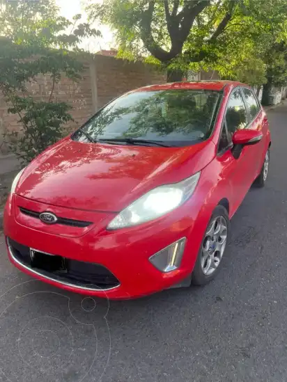 Ford Fiesta Kinetic Sedán Titanium  2013 - foto 3