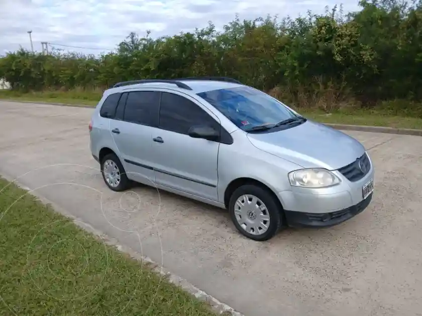 Volkswagen Suran 1.6 Comfortline  2009 - foto 2