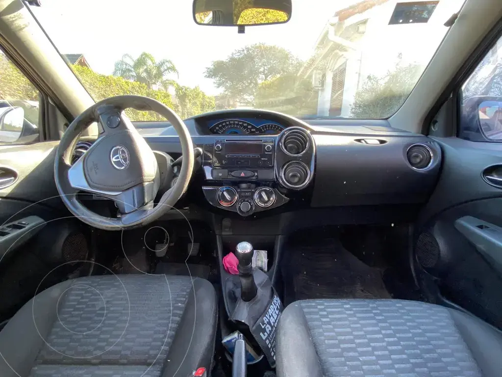 Toyota Etios Hatchback Xs (1496 Cc) 2016 - foto 4