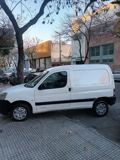 Peugeot Partner Furgón Confort  2015 - foto 4