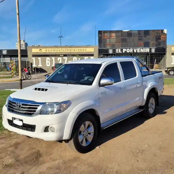 Toyota Hilux 3.0 4X2 Srv Tdi Dc Cuero  2012 - foto 2