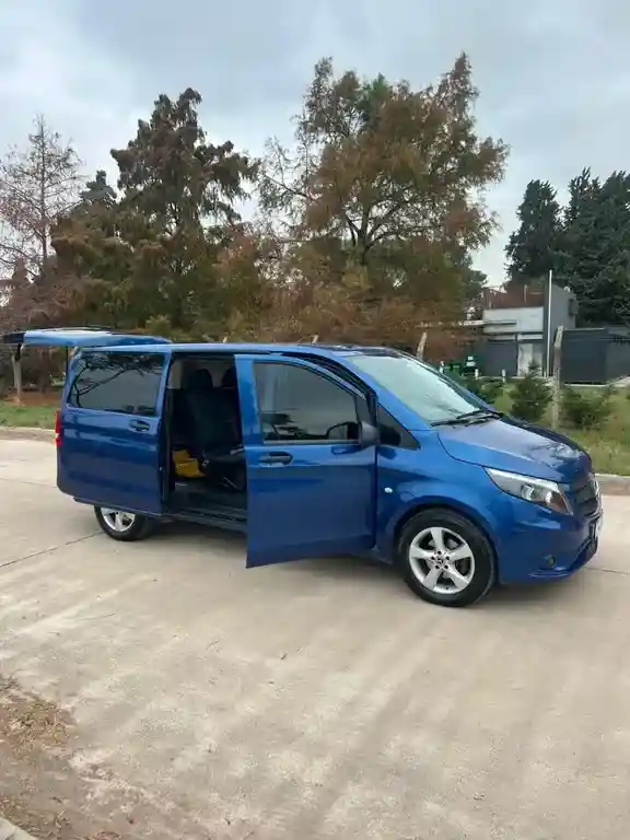 Mercedes-Benz Vito Furgón Mixto 111 Cdi Ac  2019 - foto 1
