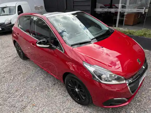 Peugeot 208 Feline 1.6 Pack Cuir  2016 - foto 2