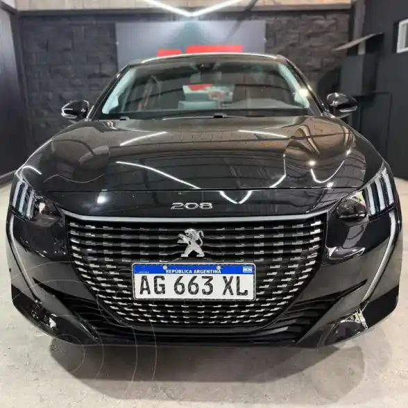 Peugeot 208 Feline 1.6 Tiptronic  2024 - foto 1